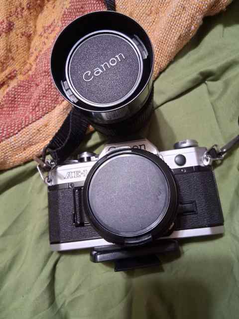 WTT Canon AE1 SLR Film Camera with 2 lenses 