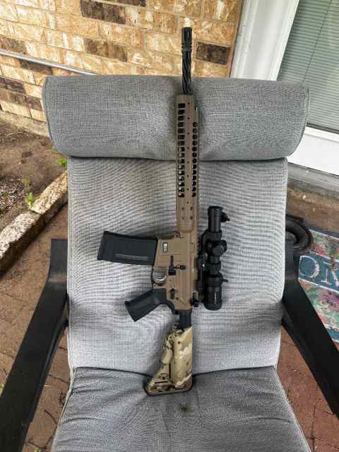 WTT LWRC six8 in FDE