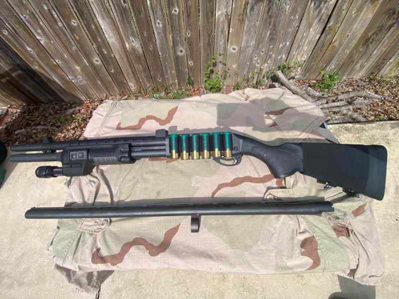 Remington 870 tactical with surefire/extra barrel 