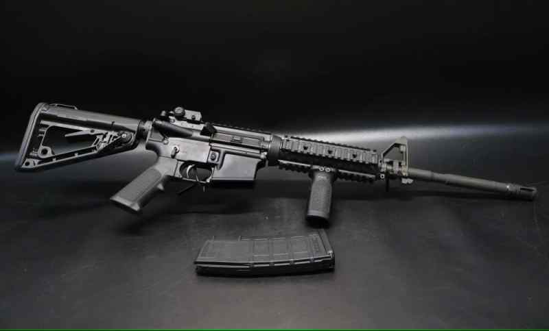 Colt M4A1 LE6920 SOCOM 16&quot; W/ Knights Quad Rail 5.