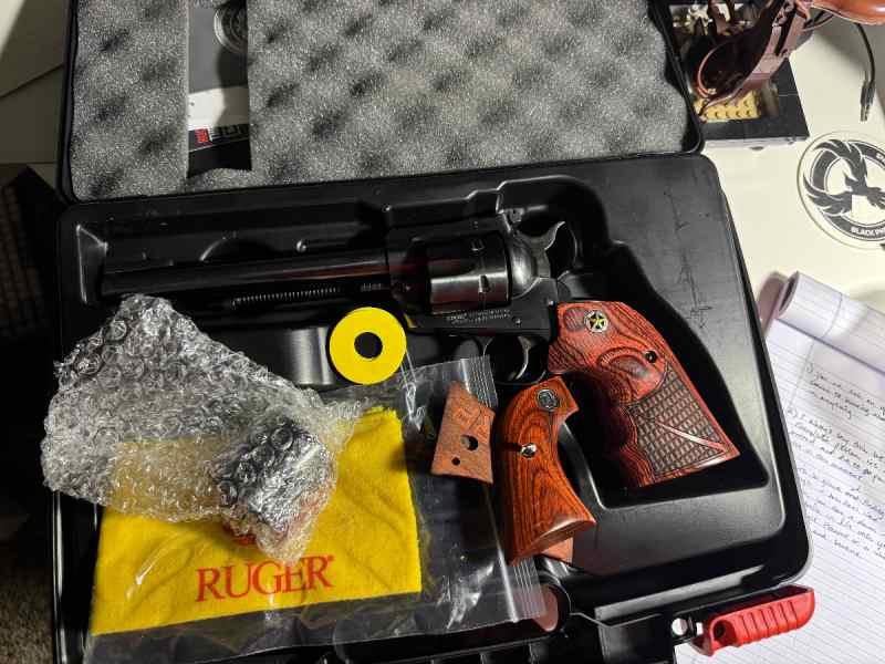 Like New - Ruger New Model Blackhawk 357/9mm Con