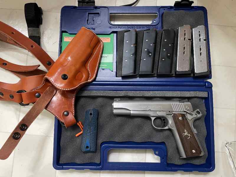 Colt 1911 .45acp $800